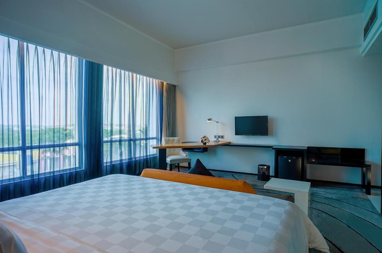 Artotel Ts Suites Σουραμπάγια Εξωτερικό φωτογραφία