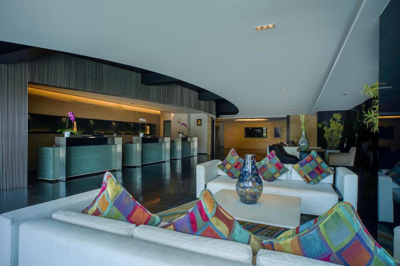 Artotel Ts Suites Σουραμπάγια Εξωτερικό φωτογραφία