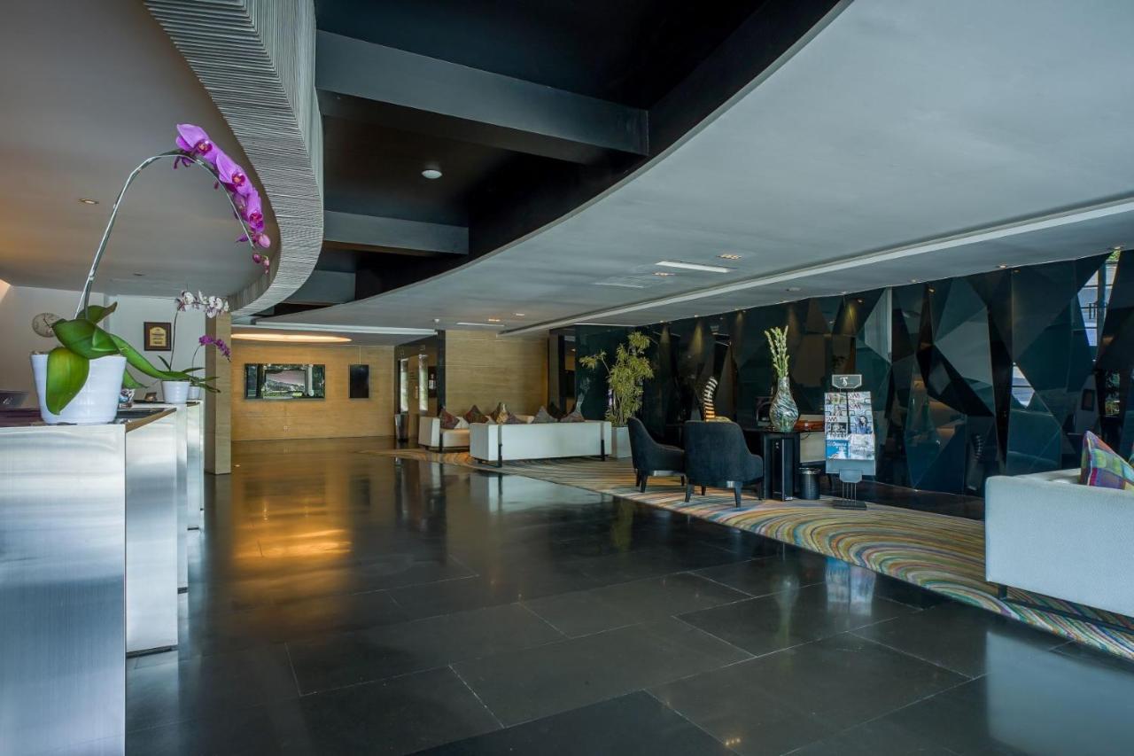 Artotel Ts Suites Σουραμπάγια Εξωτερικό φωτογραφία