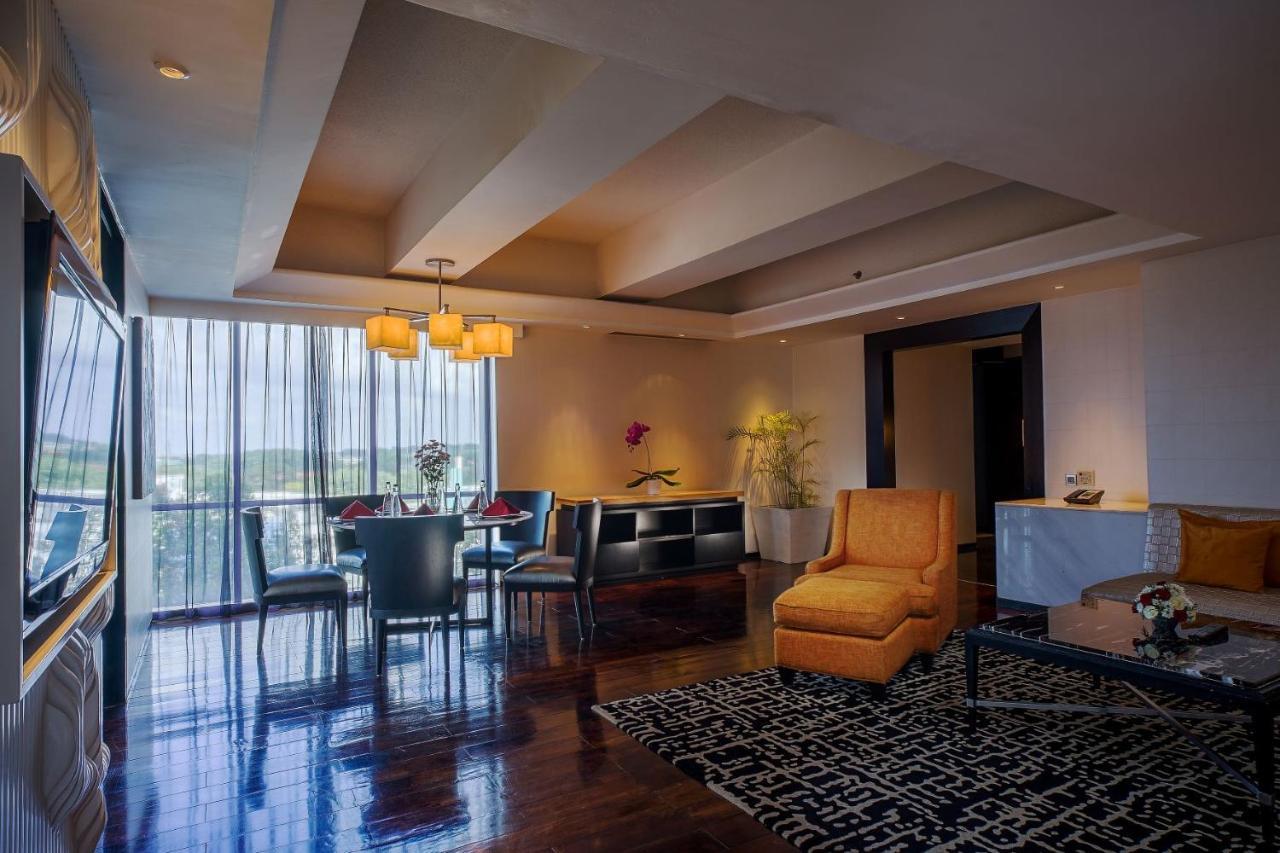 Artotel Ts Suites Σουραμπάγια Εξωτερικό φωτογραφία