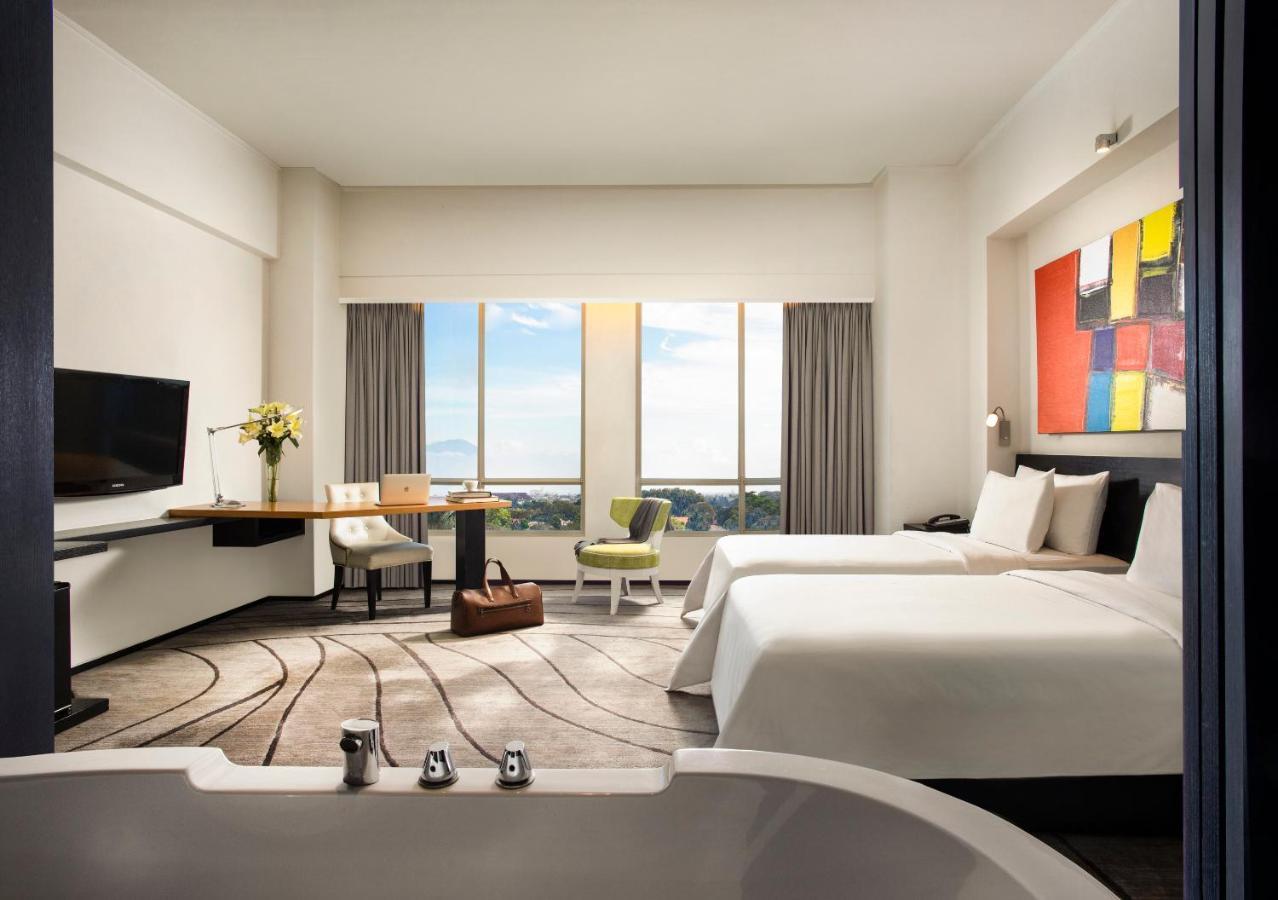 Artotel Ts Suites Σουραμπάγια Εξωτερικό φωτογραφία