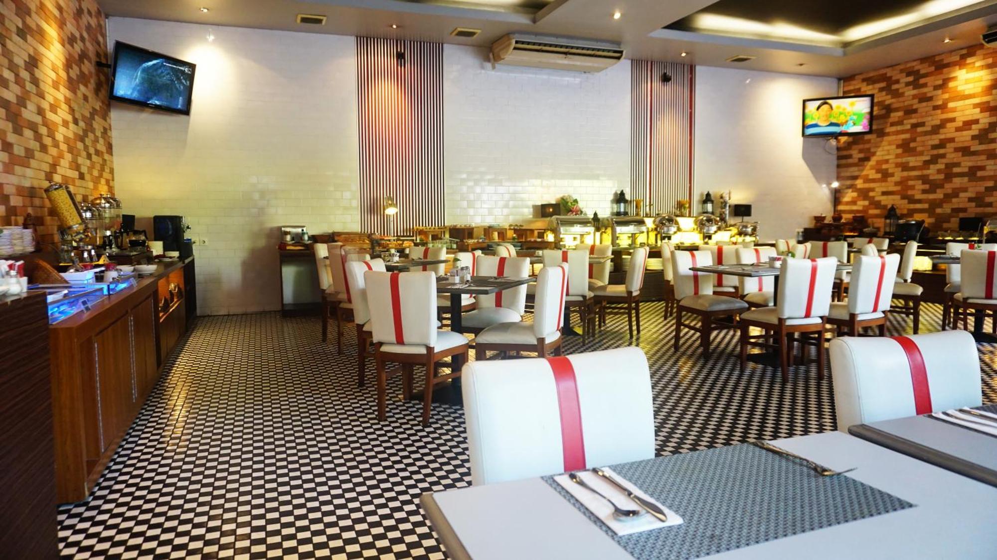 Artotel Ts Suites Σουραμπάγια Εξωτερικό φωτογραφία